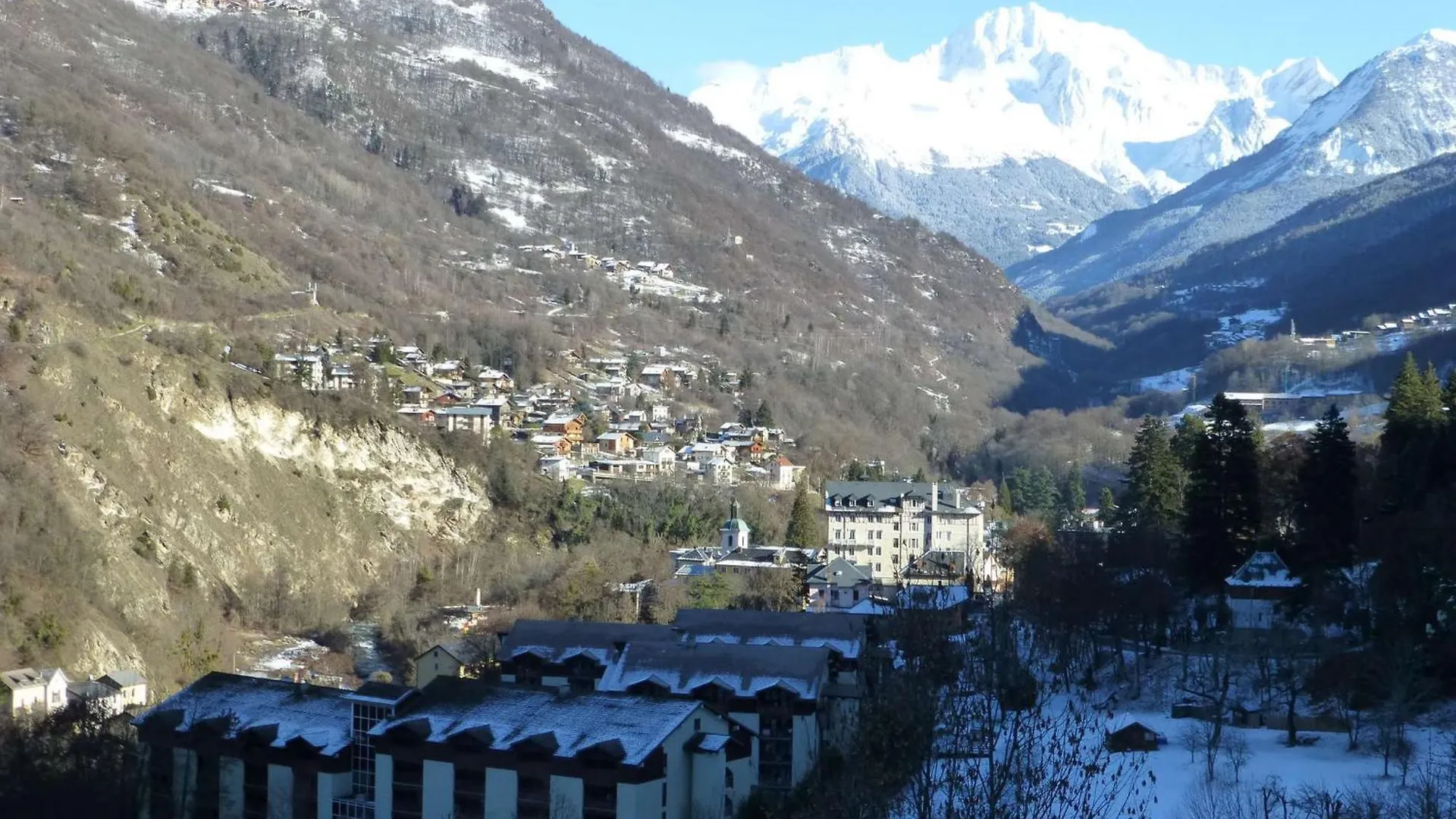 Studio Au Dernier Etage Avec Balcon, Wifi Et Parking A Brides-Les-Bains - Fr-1-512-276 France