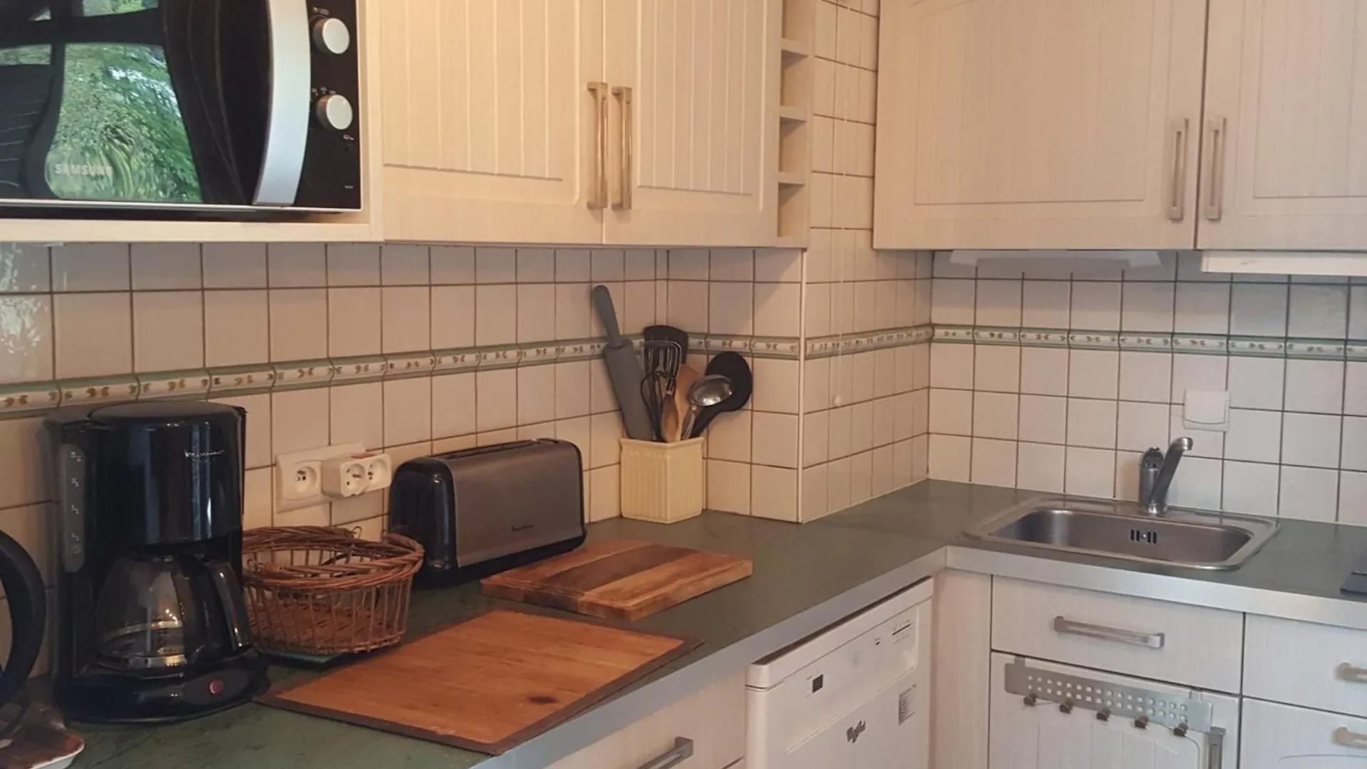 Studio Au Dernier Etage Avec Balcon, Wifi Et Parking A Brides-Les-Bains - Fr-1-512-276